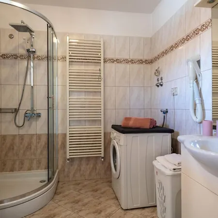 Sabina - Breg Ivanovci Vila *